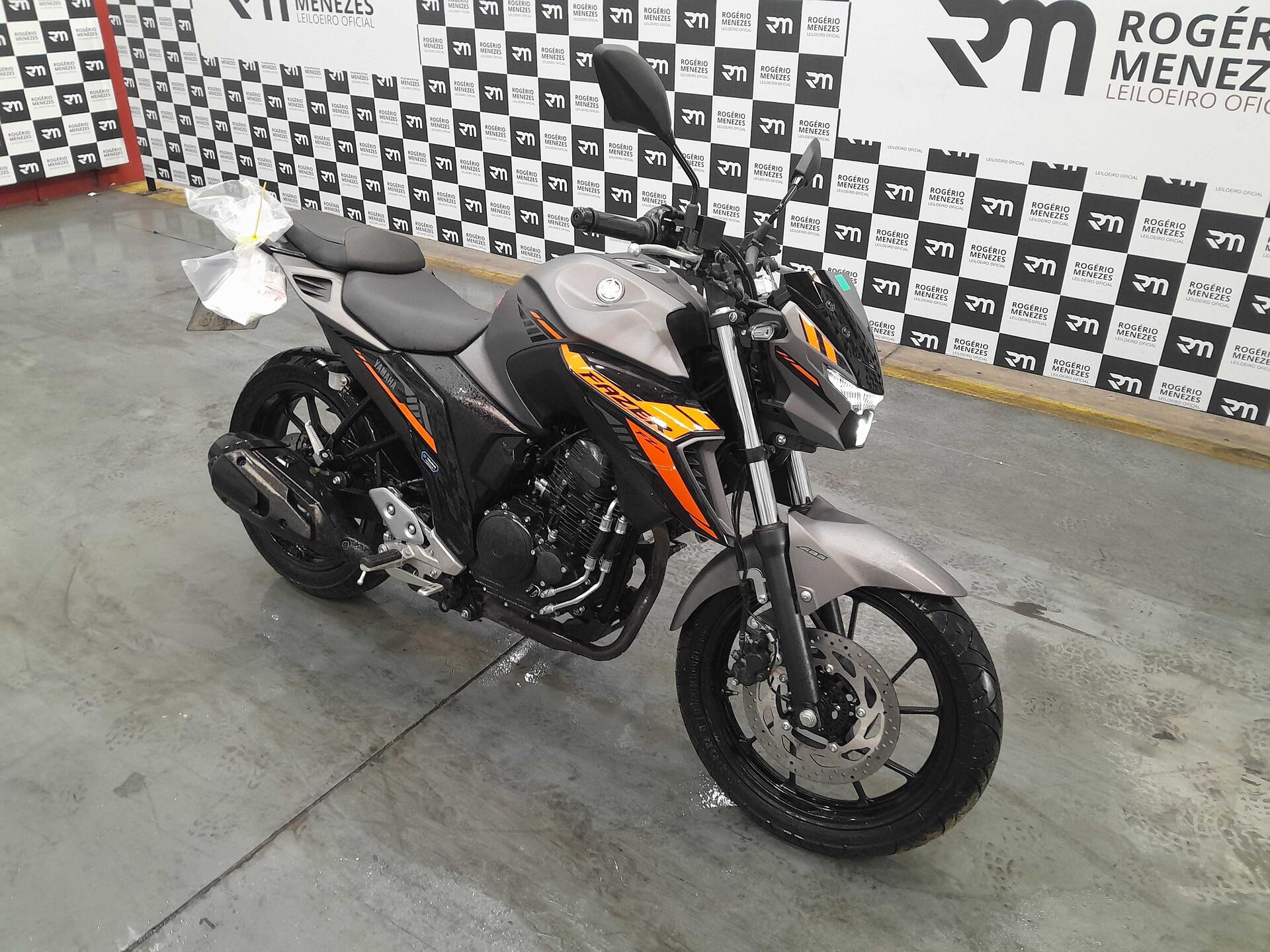 YAMAHA FZ25 250 FAZER 2025