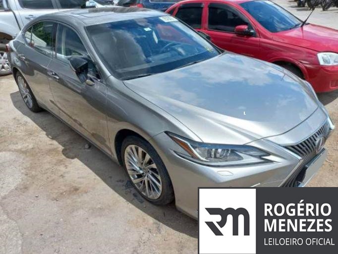 LEXUS ES 2019