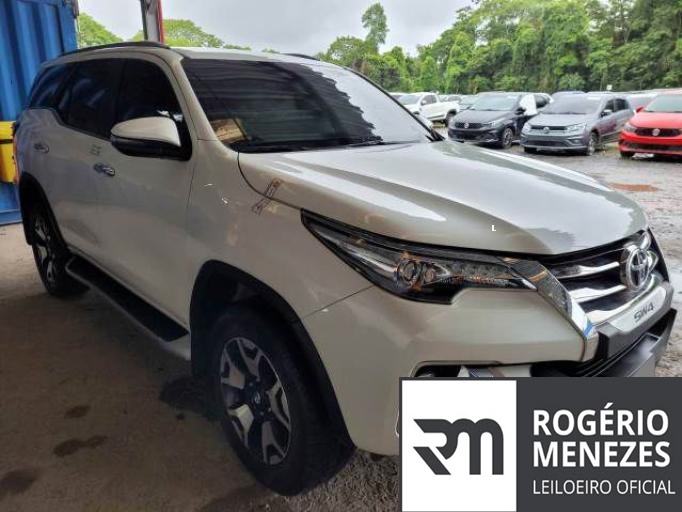 TOYOTA HILUX SW4 2020