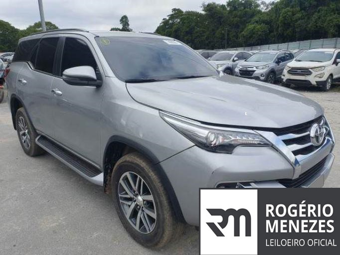 TOYOTA HILUX SW4 2021
